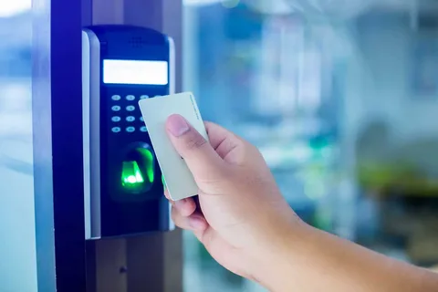 أنظمة التحكم بالدخول (Access Control)